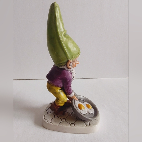 Goebel Vintage Gnome Well 503 Co Boy Bit The Bachelor Frying Eggs Figurine 1970 - Picture 9 of 16